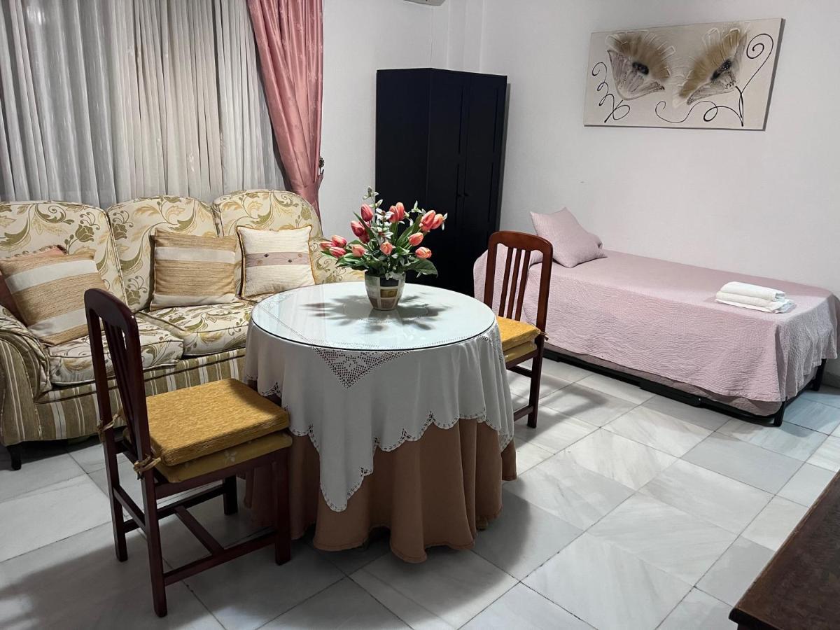 Alojamientos Maria 1 Seville Ngoại thất bức ảnh